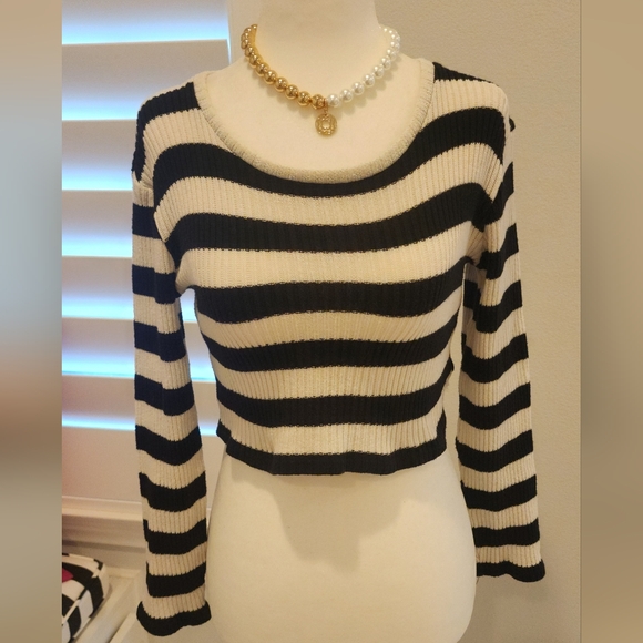 Zara Black and White Striped Crop Top - Picture 3 of 3